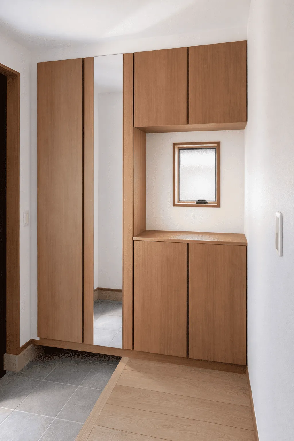 窓まわりにも馴染むナチュラル収納