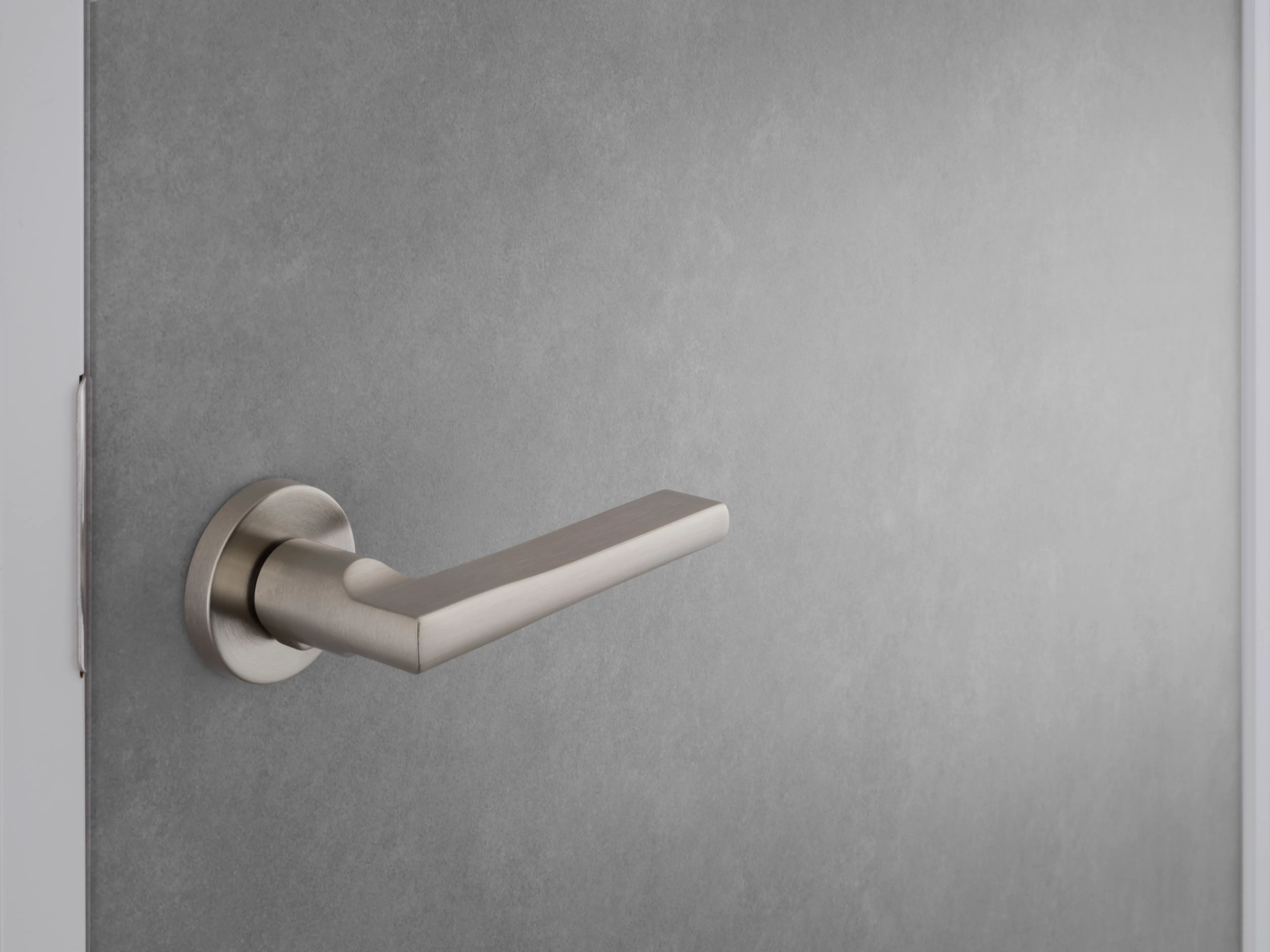 異素材の室内ドアレバーハンドル